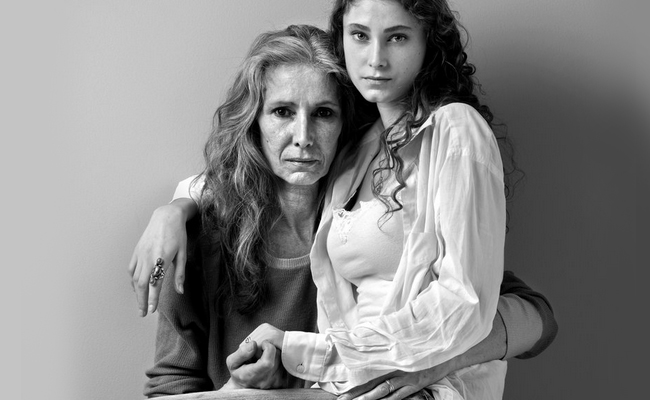 Lindo ensaio fotográfico mostra semelhanças entre mães e filhas ao redor do mundo