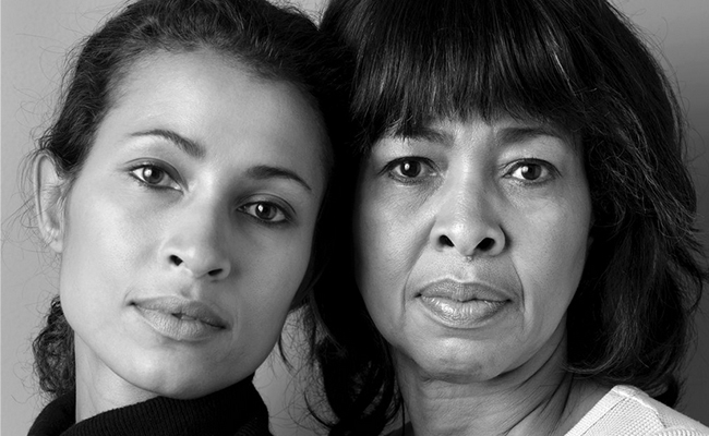 Lindo ensaio fotográfico mostra semelhanças entre mães e filhas ao redor do mundo